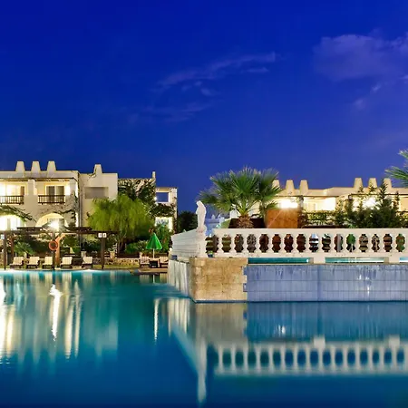 منتجع Gaia Royal 4*
