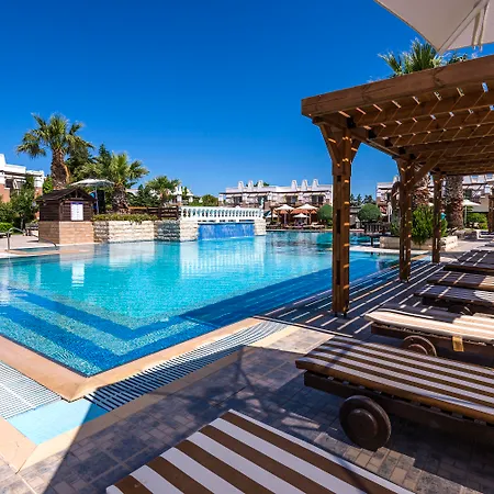 منتجع Gaia Royal ماستيخاري