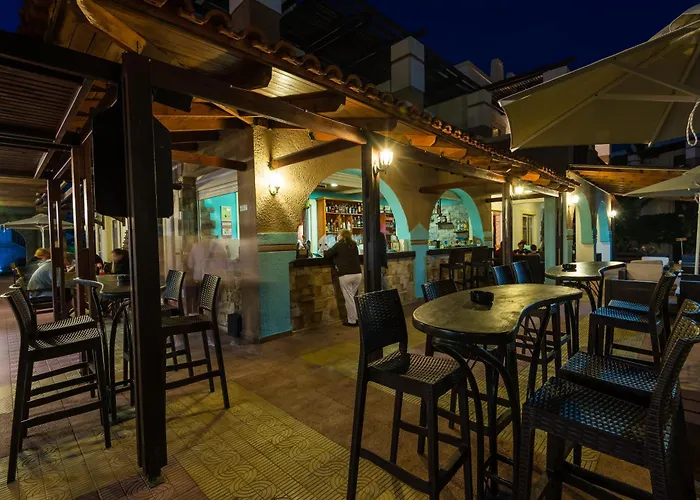 منتجع Gaia Royal 4*